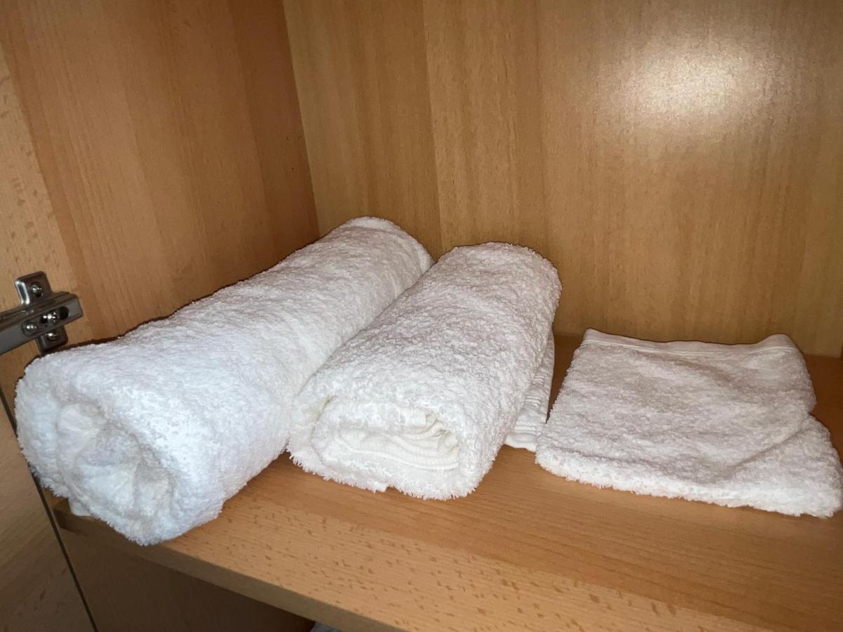Zimmer Fuer Monteure, Handwerker Oder Reisende Эссен Экстерьер фото